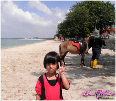 Takut Kuda Menunggang Kuda Di Pantai Pengkalan Balak Melaka. Tempat Menarik di Masjid Tanah Alor Gajah Melaka. Tempat Best Di Tanjung Bidara. Aktiviti Best di Pantai Pengkalan Balak Teluk Gong. Tunggang Kuda. Mandi Manda. Main Pasir. Banana Boat.