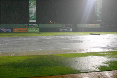 Resultado de imagen para lluvias en terreno de juego