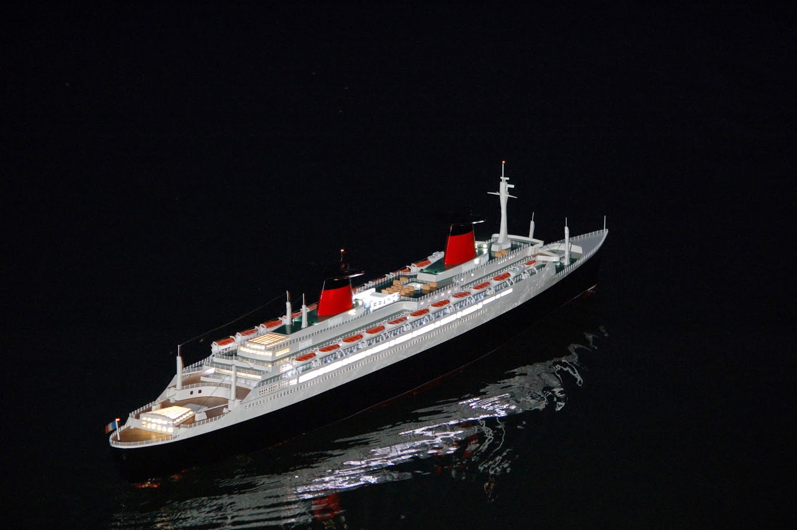 PAQUEBOTS / OCEAN LINERS Paquebot FRANCE