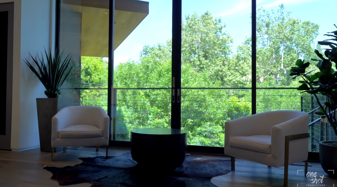 26 Interior Design Photos vs. 727 N Beverly Glen Blvd, Los Angeles Luxury Home Tour