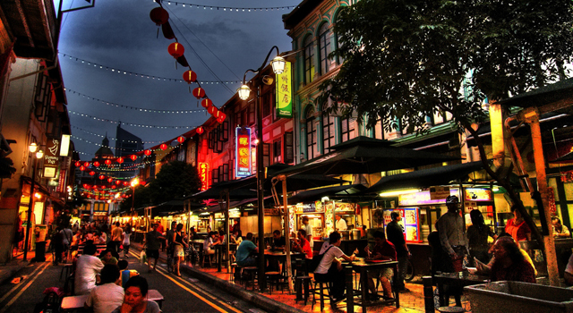 Khu vực phố đèn đỏ Geylang mặt trái ở đảo quốc sư tử Singapore