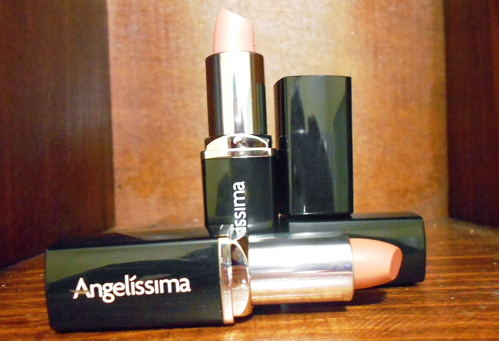 División Comercial: Labial Hidratante