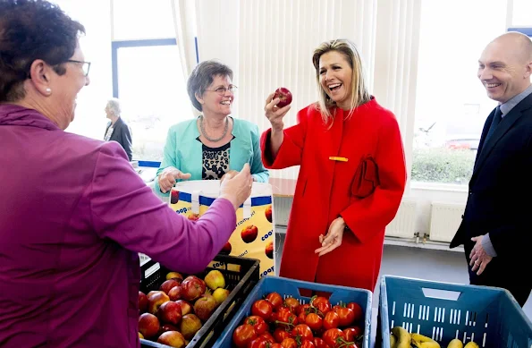 Queen Maxima of The Netherlands visited a winning project of the Appeltjes van Oranje 2015 support foundation Food focus