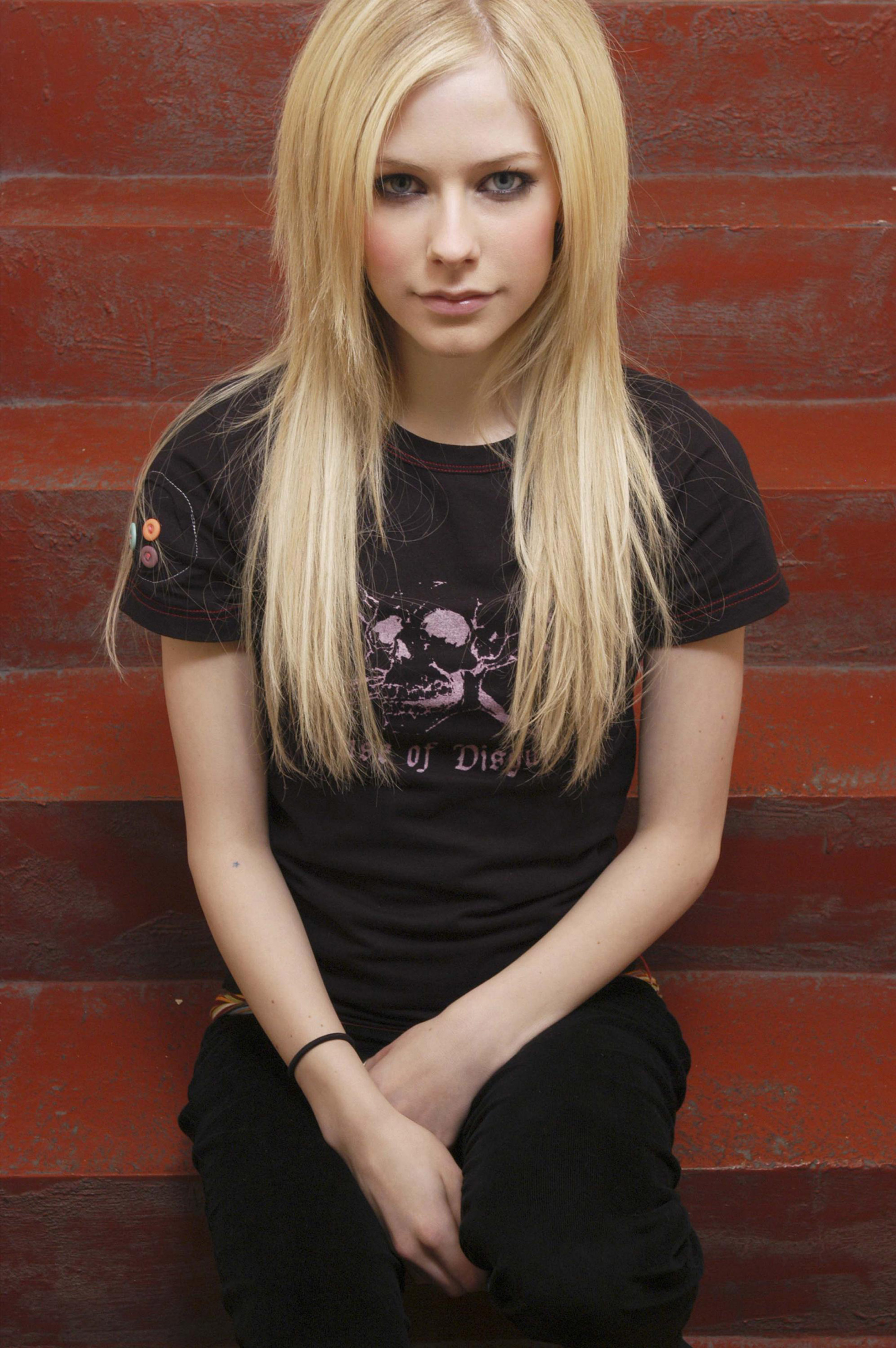 Female Singers Avril Lavigne Pictures Gallery 6