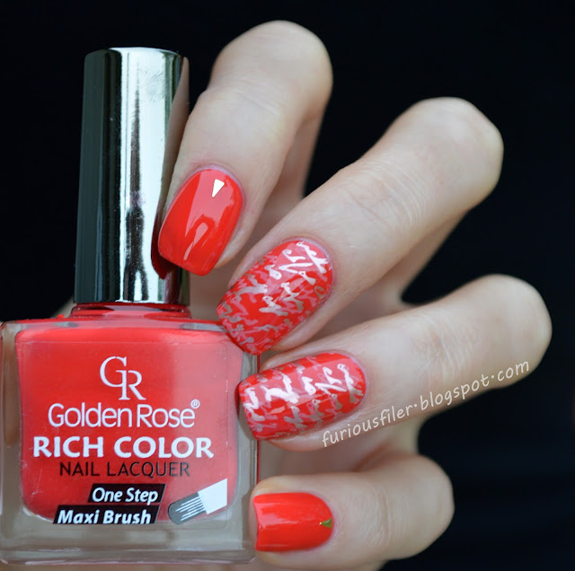 red studded nails MoYou London pro xl stamping #31dc2015