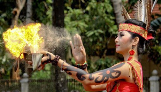 4 Panglima Perang Suku Dayak Yang Paling Misterius - FAJAR BANGSA NEWS