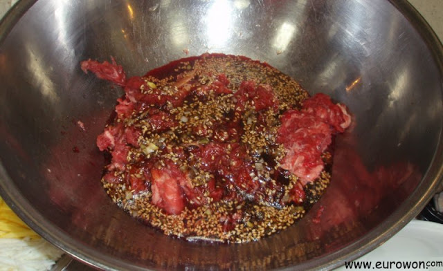 Carne con el adobo para cocinar bulgogi