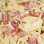 Spaghettis carbonara aux oeufs (sans crème)