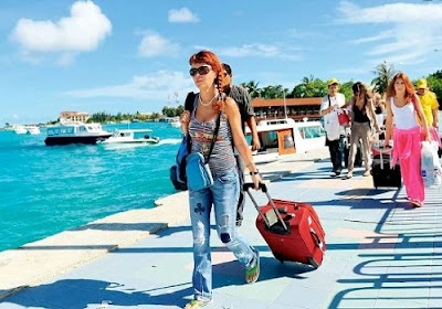 disadvantages of tourism in the maldives
