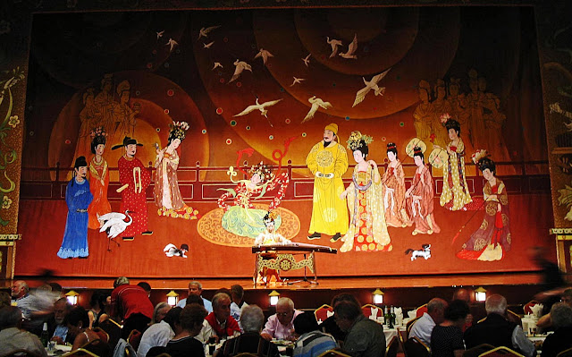 audience at the Chinese Opera
