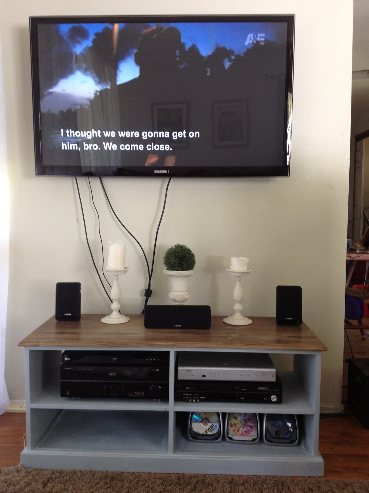 Living Above the Line! DIY chalk paint TV