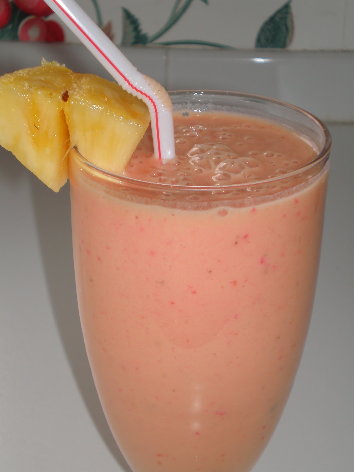 Kandy&amp;#39;s Kitchen Kreations: Frothy Fruit Smoothies