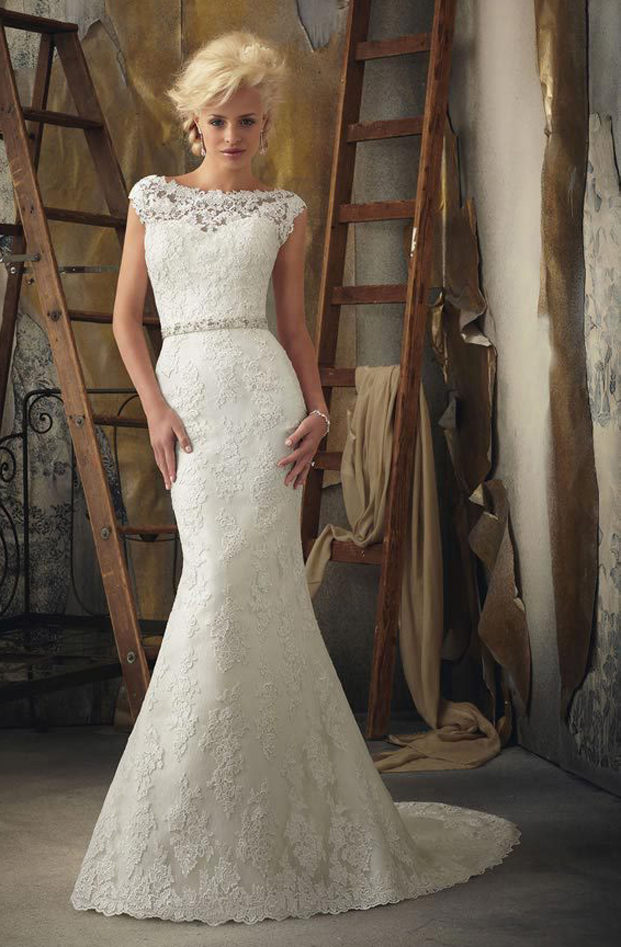 classy lace wedding dress with mermaid silhouette