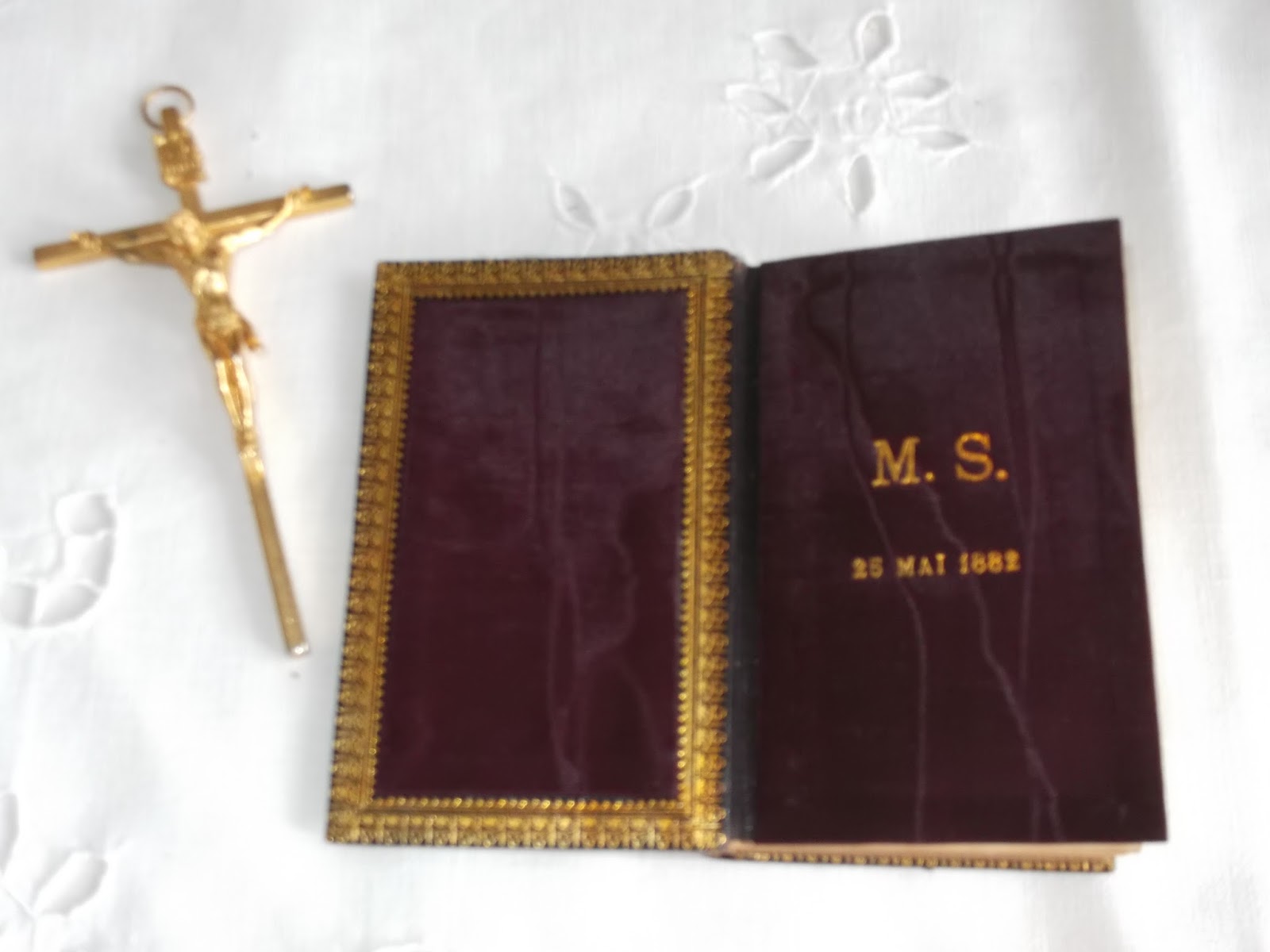 les missels de marie Le bonheur à la table Sainte 1881