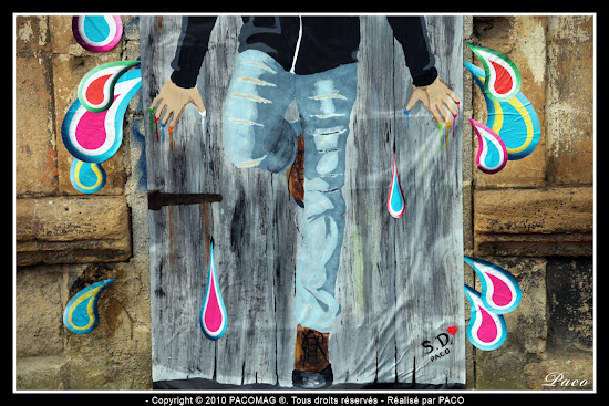 Gros plan partie basse du street art à Sedan Faubourg du Menil jambes du personnage du street art Sedan Faubourg du Menil