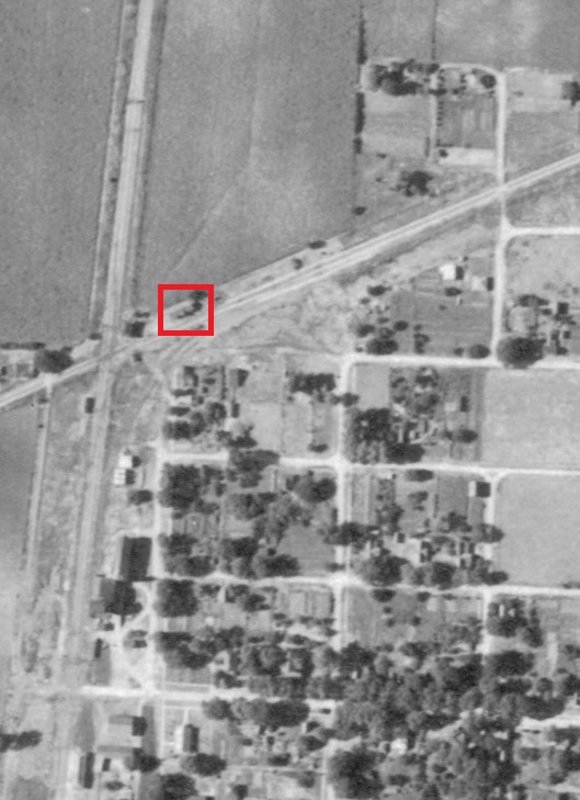 Towns and Nature Ridge Farm, IL NKP (Clover Leaf) Depot