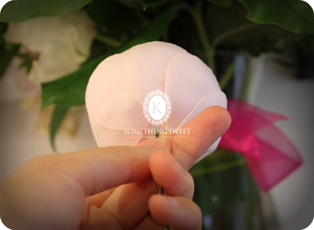 {Katie's Something Sweet} Sugar Flower Ranunculus