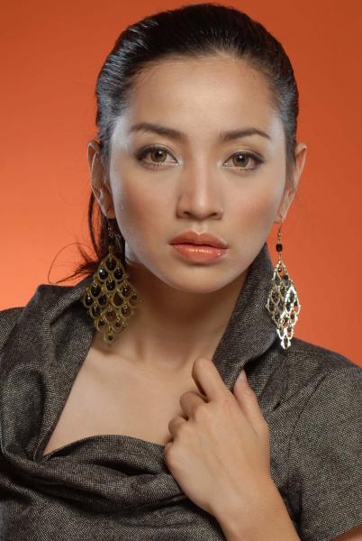 Women Stars: Hesti Purwadinata