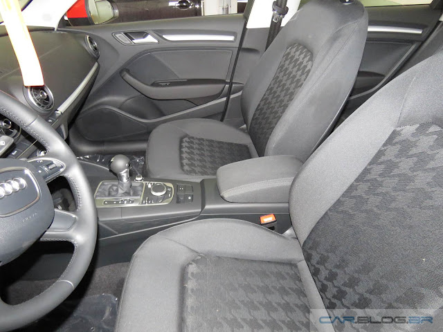 Audi A3 Sedan 1.4 Flex Ambiente - Interior