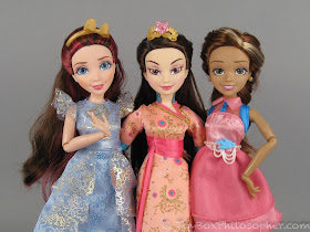 EVER AFTER HIGH VS DESCENDANTS DOLLS ! With their Disney character