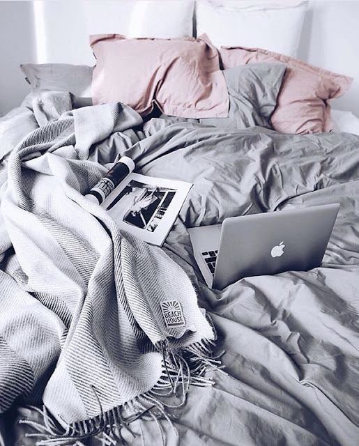 Pink and Grey Bed {Cool Chic Style Fashion}