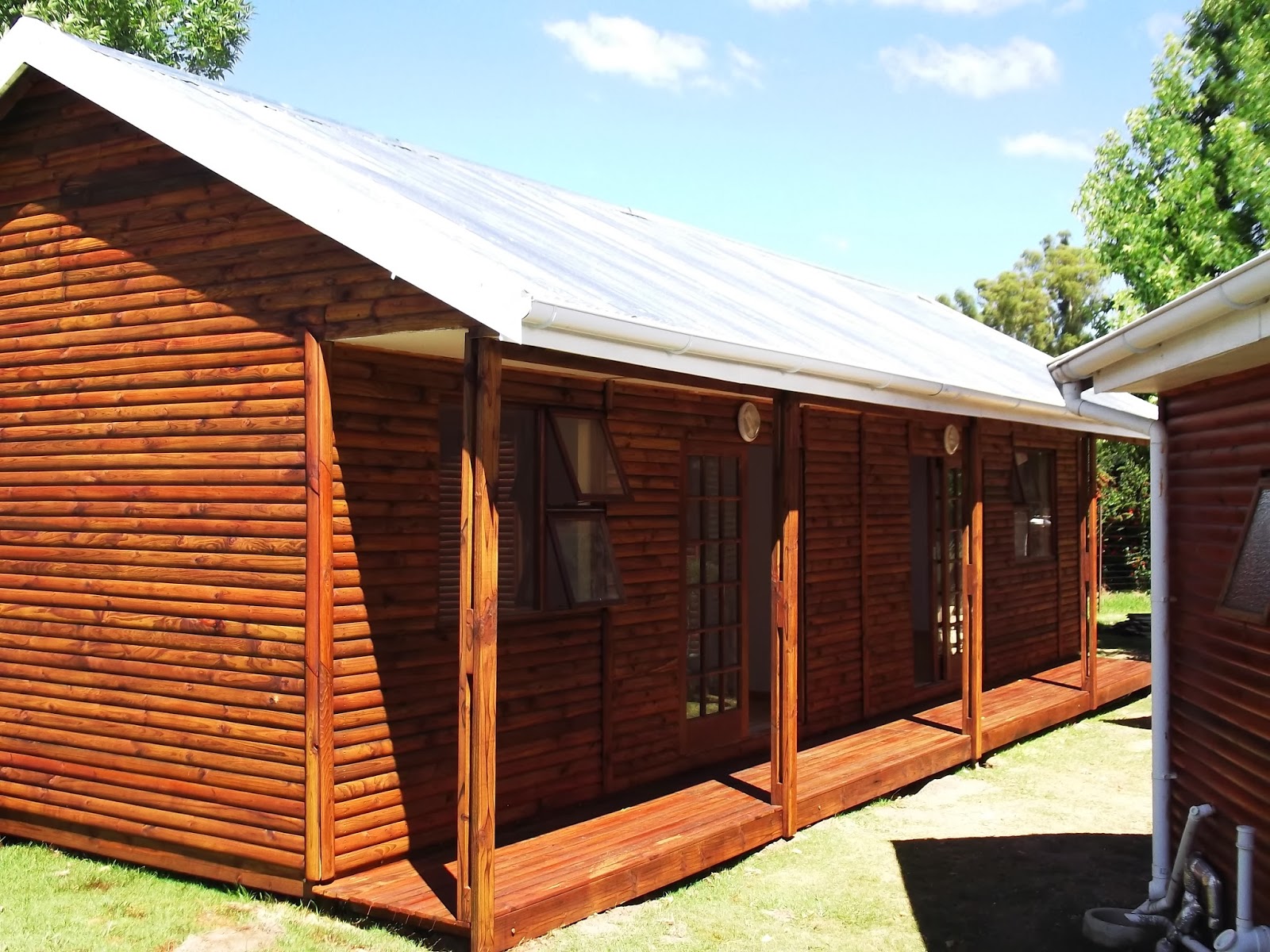 SHANE'S TIMBERS TIMBER COTTAGES