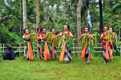 Kesenian Adat Dan Objek Wisata Kabupaten Belitung