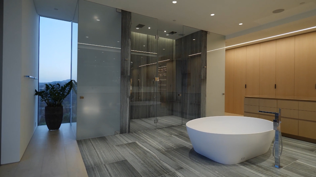 31 Interior Design Photos vs. Tour 11490 Orum Rd, Los Angeles, CA