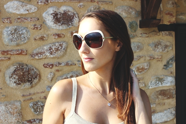 Cream & Gold | Sleek & Chic outfit.Anel white pencil skirt.Pin Up gold knitted top.Dita "Marseilles" sunglasses.Sophisticated looks.Studded bag and sandals.Anel ρουχα.Pin Up ρουχα.