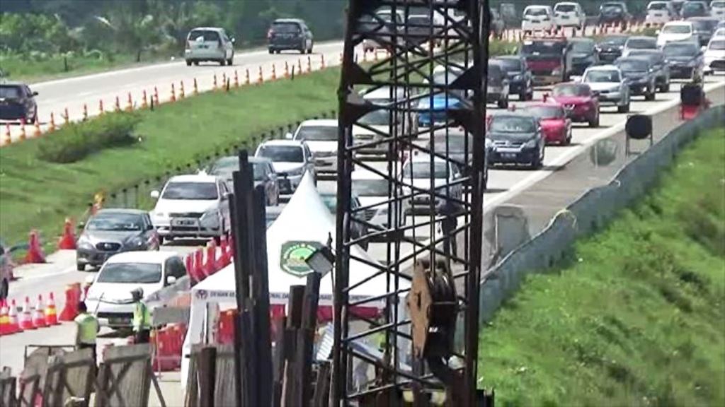 Tol Cipali KM 103 Wilayah Subang Padat Tol Cipali KM 103 Wilayah Subang Padat