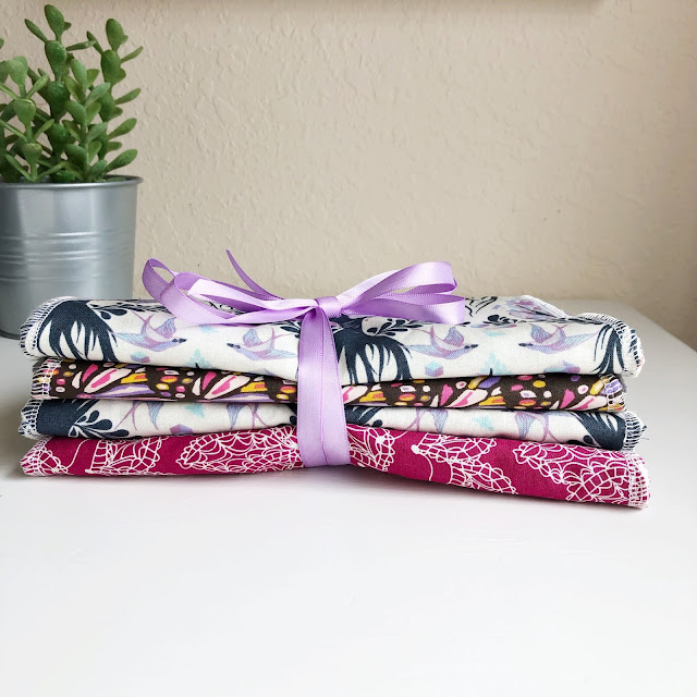 Easy Baby Shower gift - DIY Burp Cloths tied up with a bow