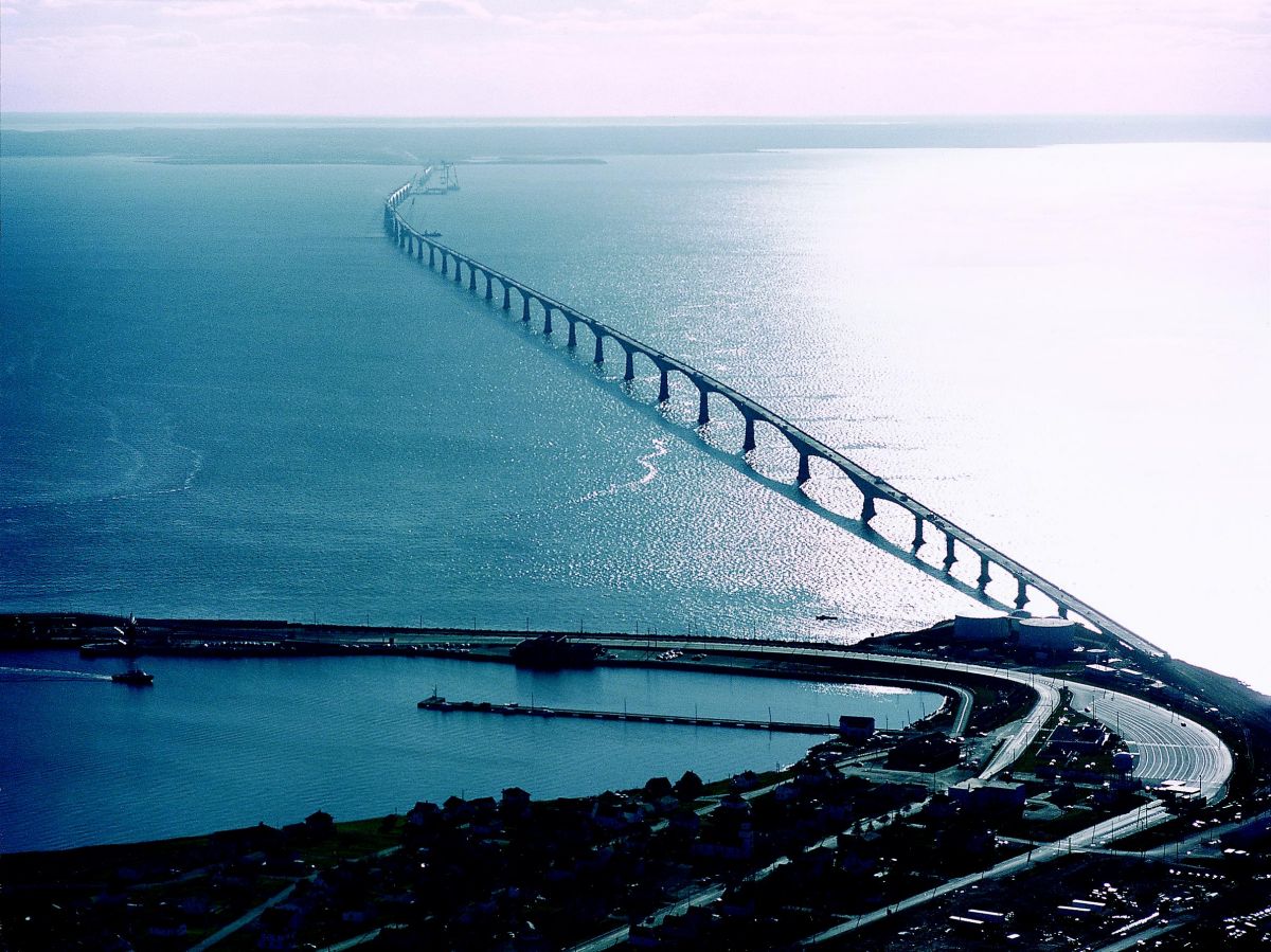 EMPIRE GROUP Confederation Bridge, Prince Edward Island Canada