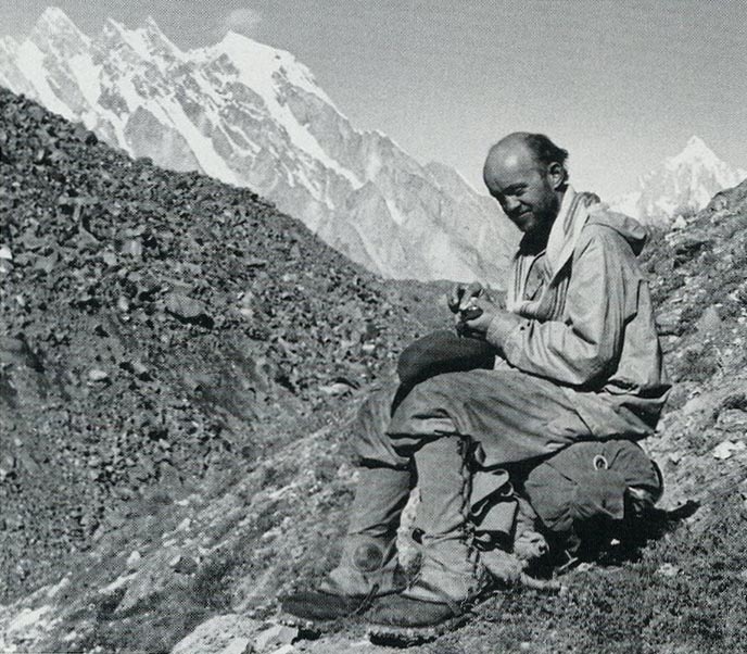The climbing history of K2 from the first try in 1902 until success in 1954