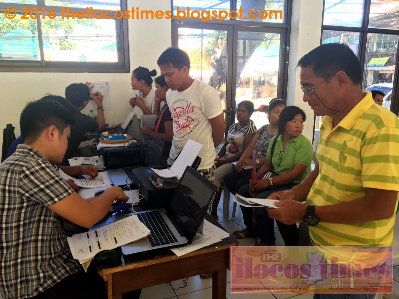 OWWA gives cash relief assistance to Ilocos Norte OFW families