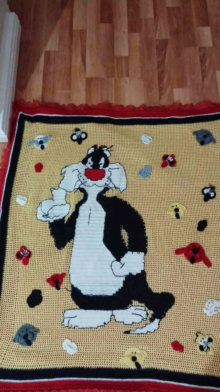 Çizgi film desenli örgü kazak modelleri Çizgi film desenli örgü kazak modelleri