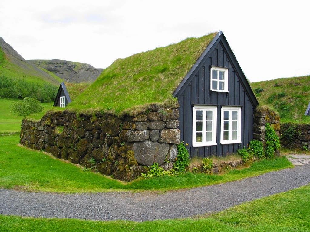 Painéis solares térmicos e fotovoltaicos. Ilhas Faroe Arquitetura Vernacular 2