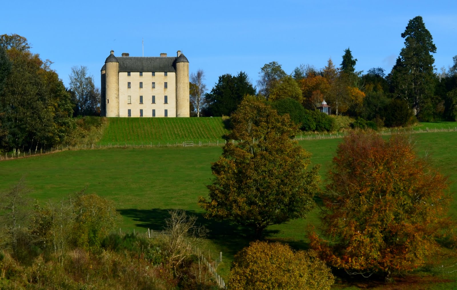 Tour Scotland Tour Scotland Photographs Methven Castle Perthshire