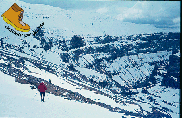 Descendiendo por la nieve hacia el Valle de Ordesa