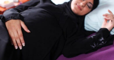 3 Posisi Tidur yang Baik Untuk Ibu Hamil