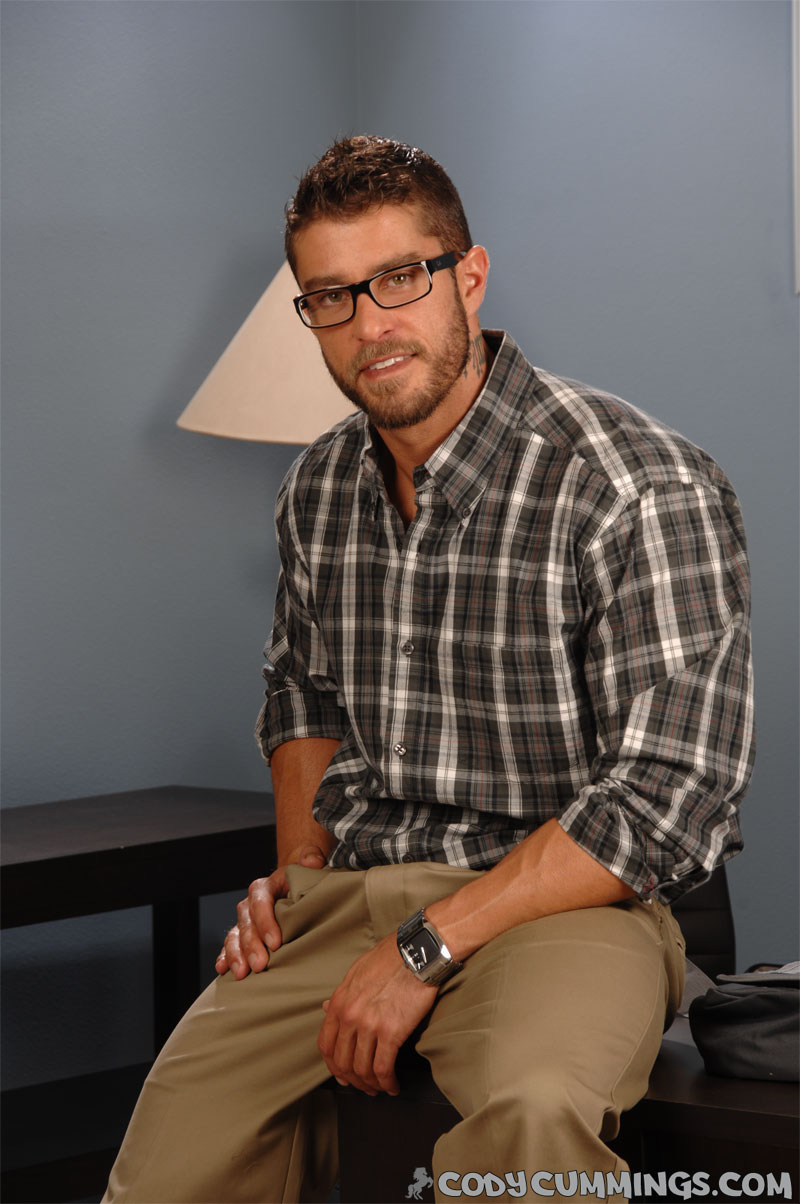 Brutos-Eros: Cody Cummings