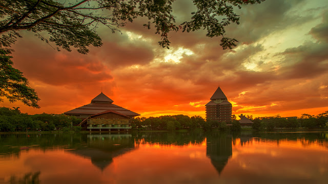Universitas Terbaik Indonesia Sebagai Pilihan Kita Universitas Terbaik Indonesia Sebagai Pilihan Kita