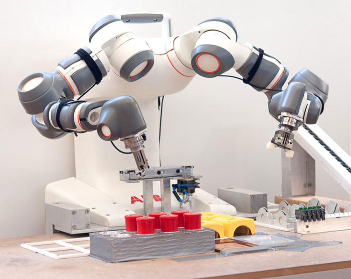 The Difference System Between Automatic and Robotics