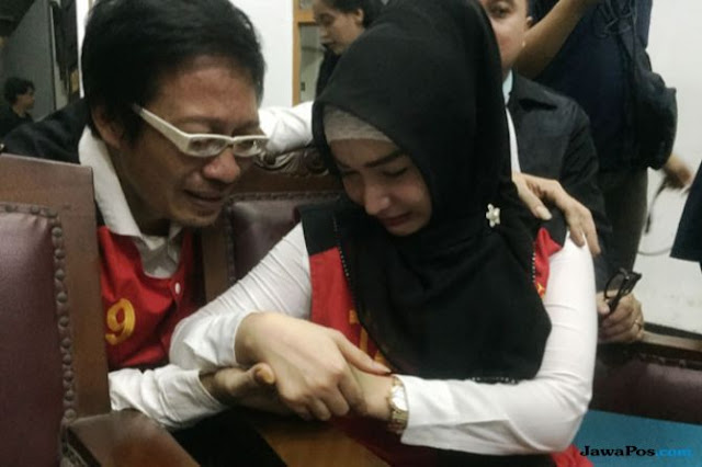 Roro Fitria Harap Hakim Kabulkan Permohonan Rehabilatasinya Roro Fitria Harap Hakim Kabulkan Permohonan Rehabilatasinya