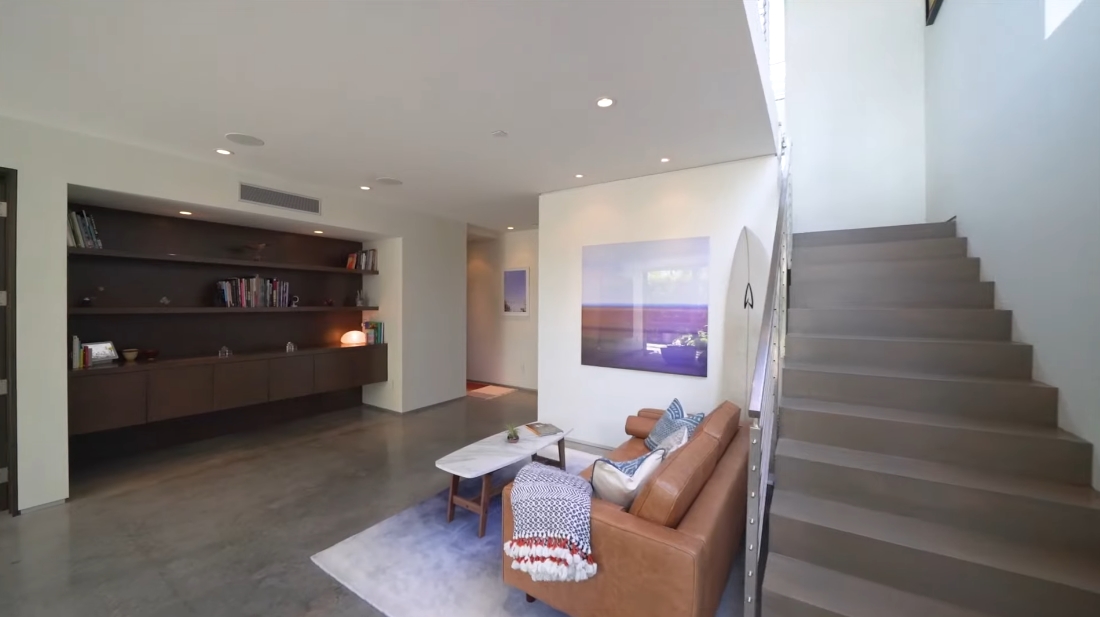Tour 248 Bernard Ave, Venice, CA vs. 33 Interior Design Photos