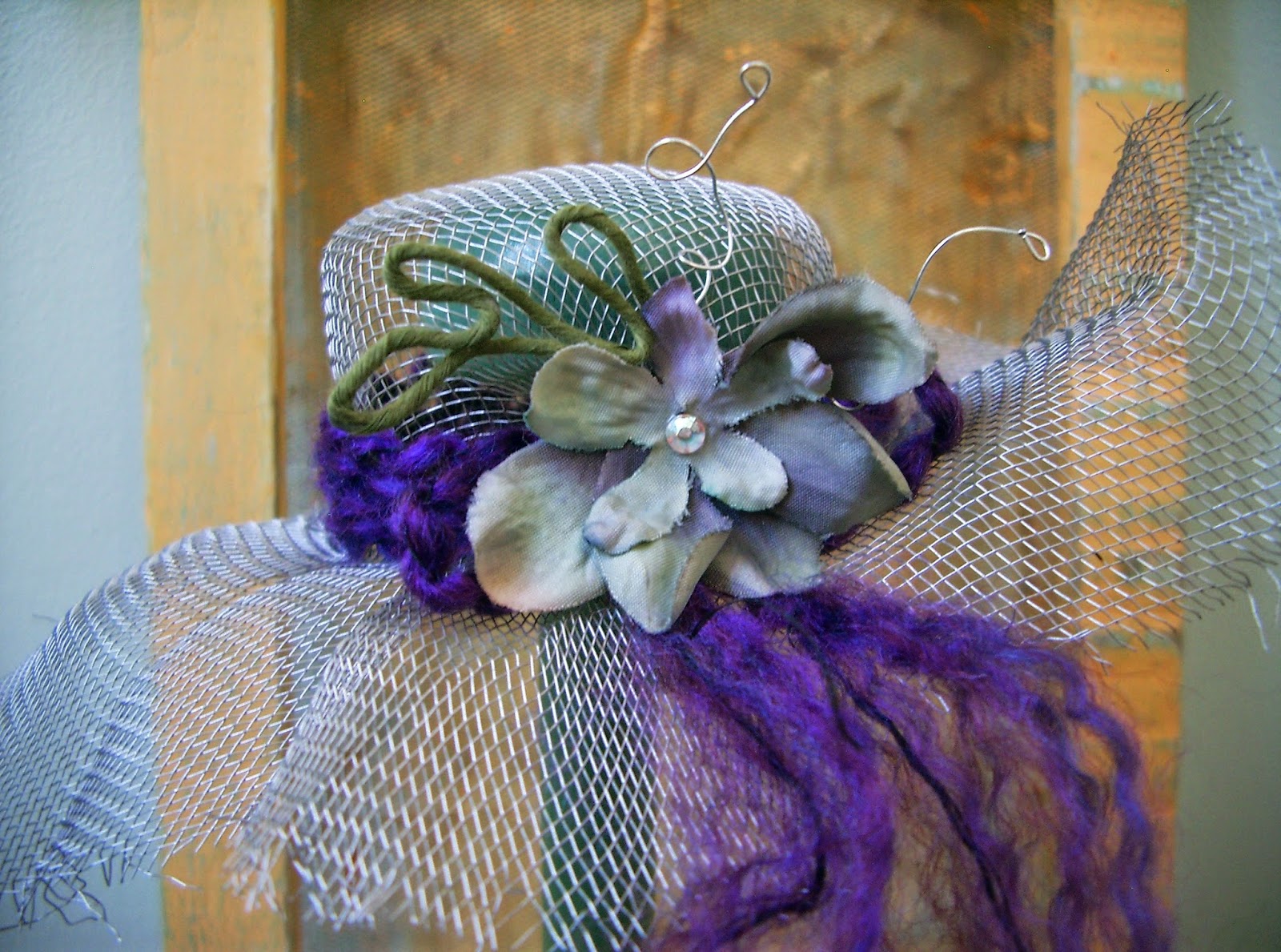 purple mesh bonnet ©linda nelson 2015