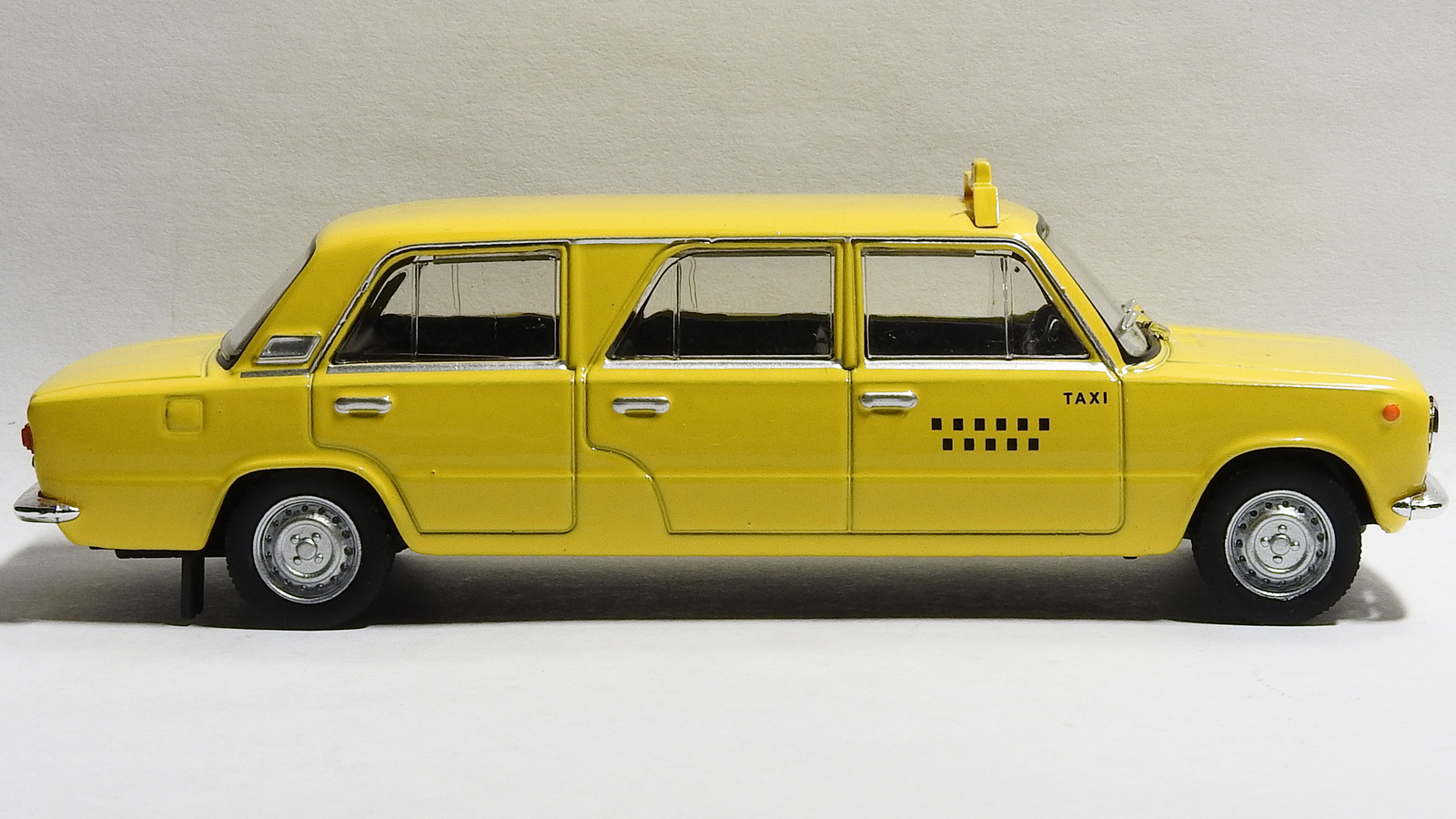 Такси выпуск 1. Модель ВАЗ-2101 Limousine-Taxi. Автолегенды СССР ВАЗ 21011. ВАЗ 2101 лимузин такси.