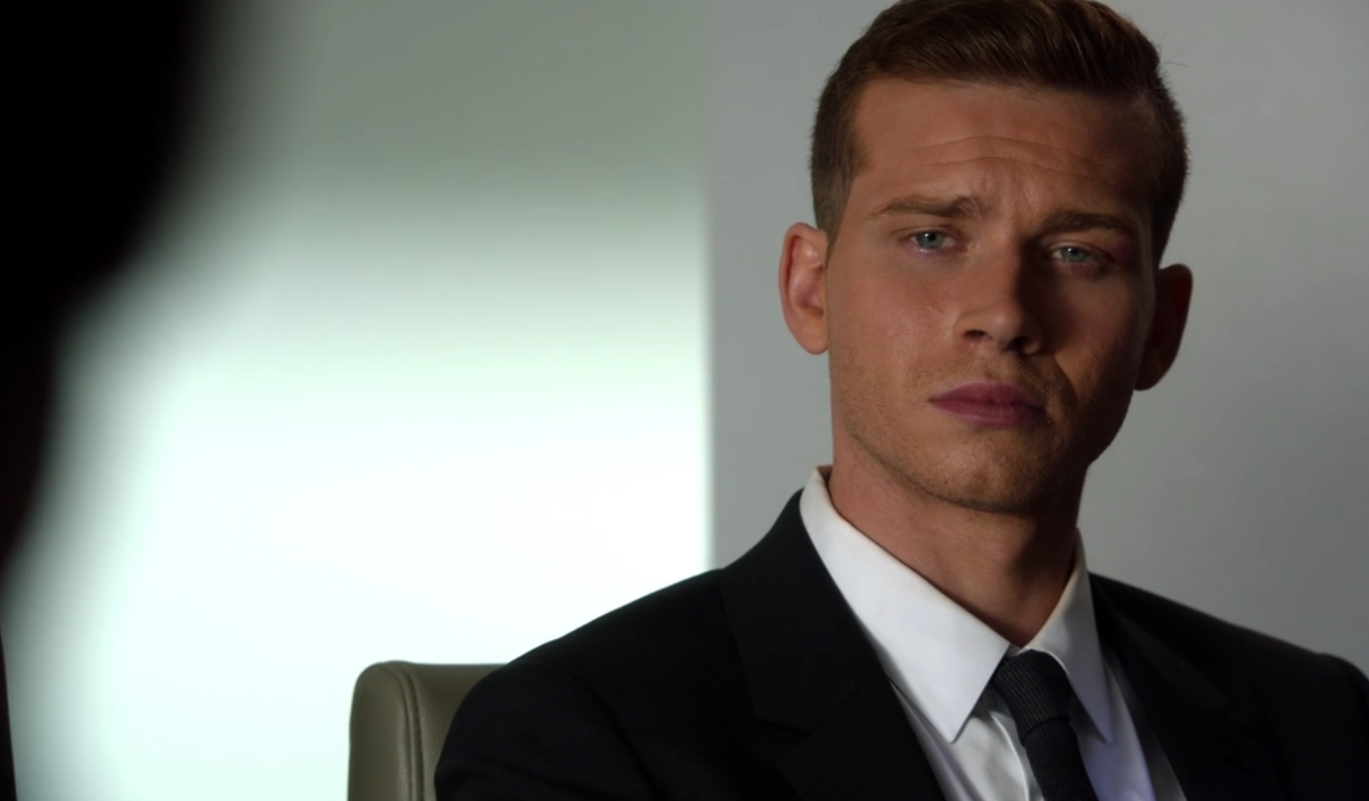 Оливер Старк в сериале Лютер