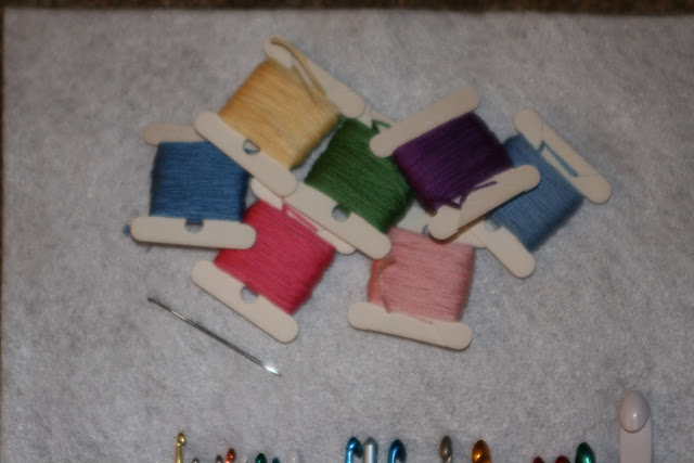 Sugar and Stitches: DIY Crochet Hook Case