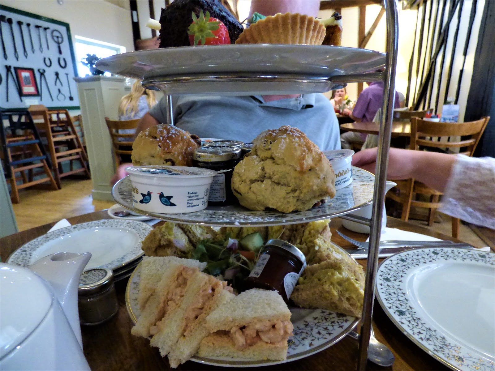 Scribbling Lau Afternoon tea at Tiptree Tea Room and Jam Factory in