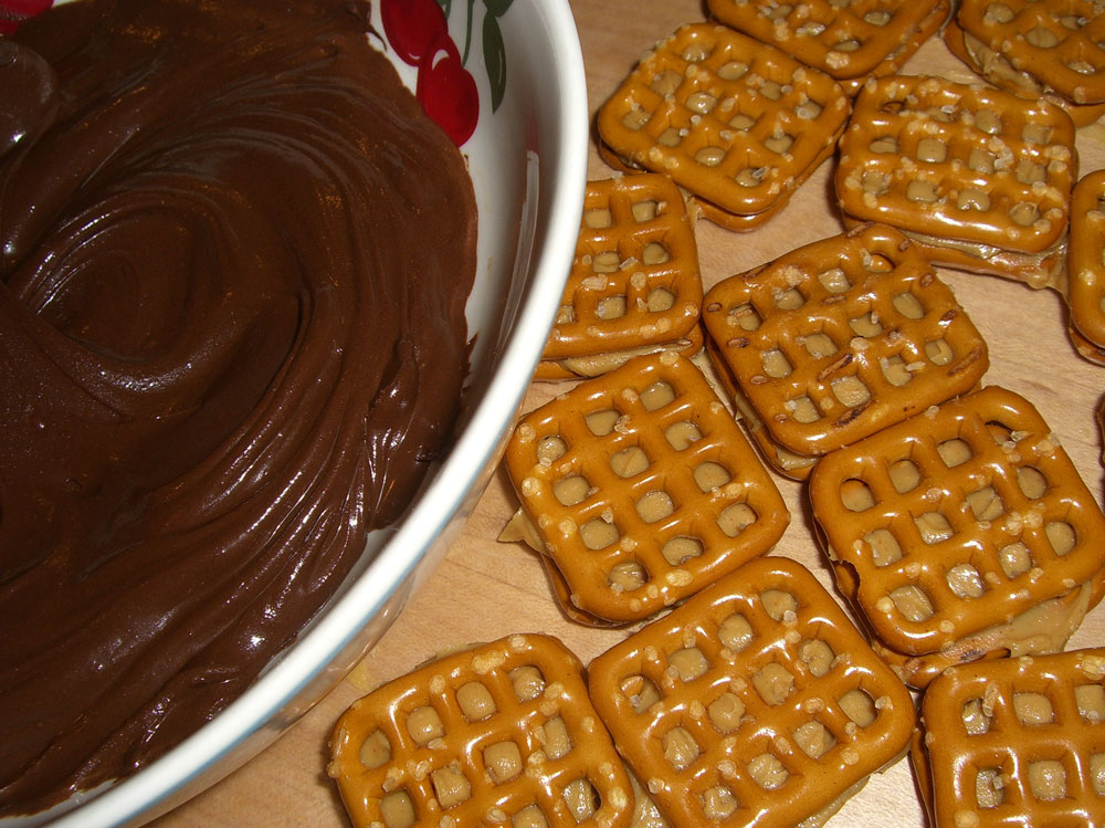 Maple Macaroni ChocolateCovered Peanut Butter Pretzels
